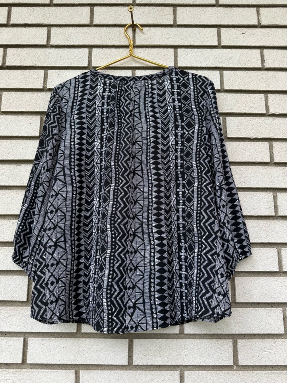 Chico’s Black White Tribal Ethnic Diamond Ikat Beaded Neck Boho Blouse 2 NWT - Picture 8 of 9